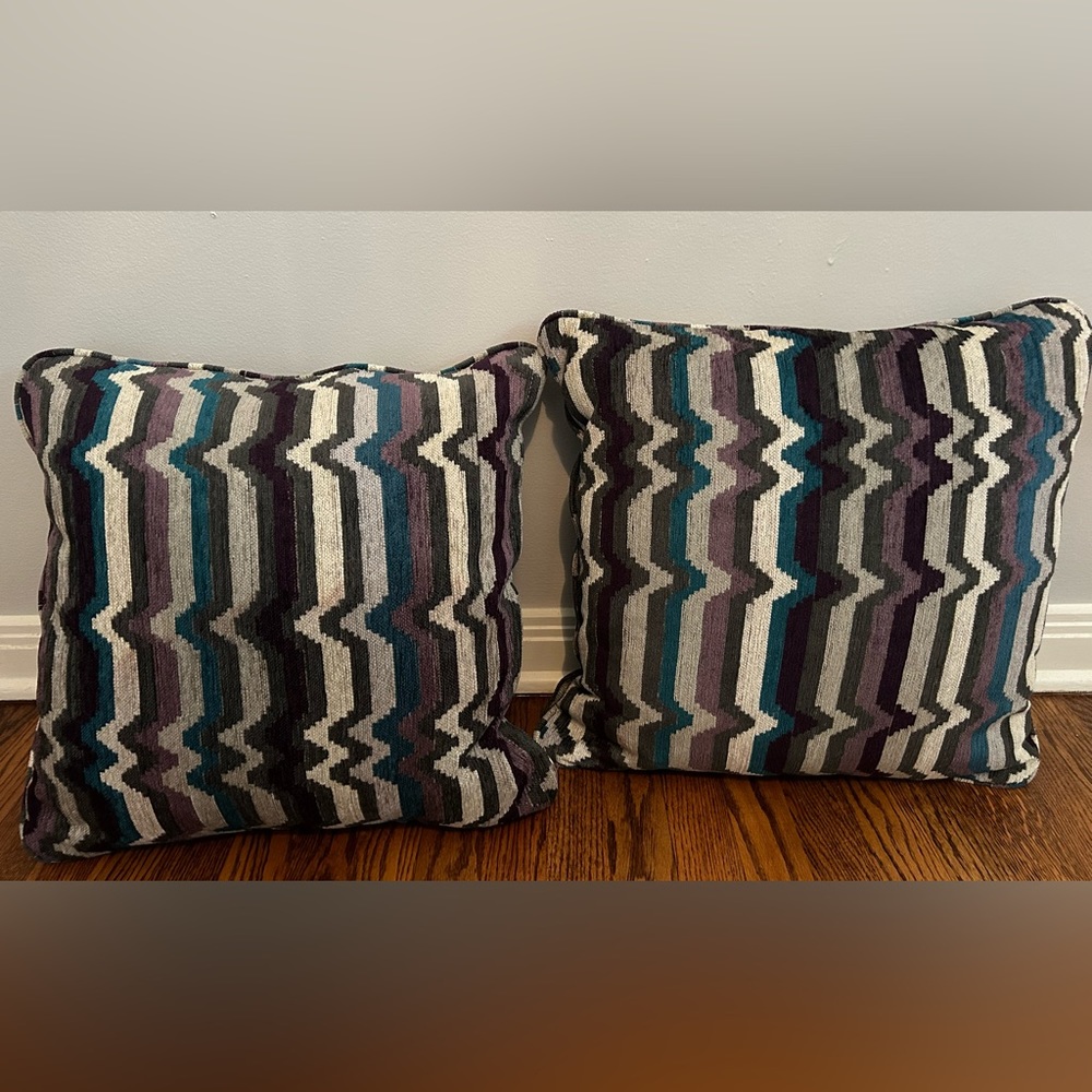 Decorative throw pillows